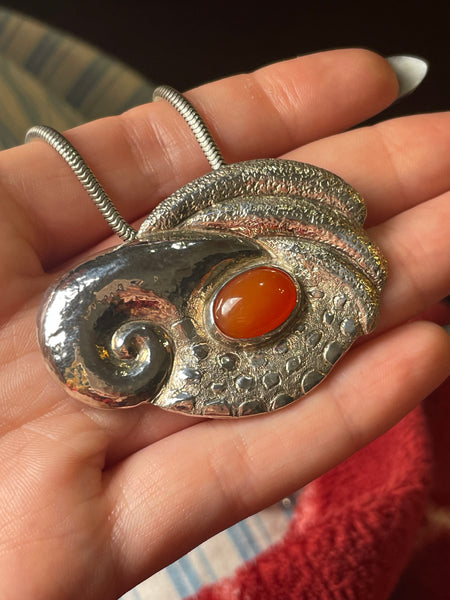 sterling silver 18-3/4" carnelian shell style necklace