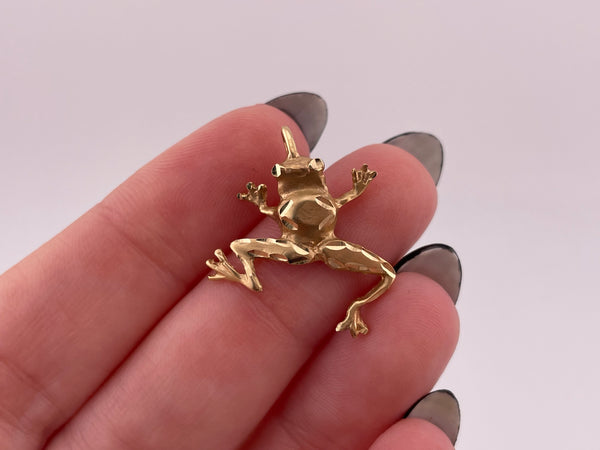 14k gold frog pendant