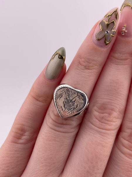 size 5.25 sterling silver etched heart locket ring