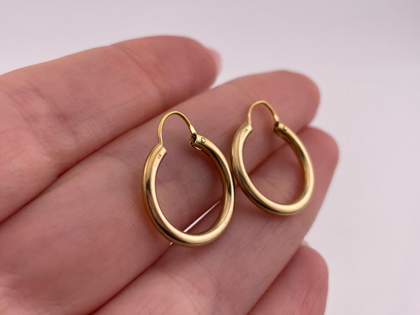 14k yellow gold simple 5/8" smooth round tube hoop earrings