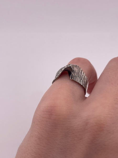 size 6 sterling silver etched twist ring