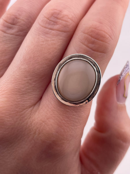 size 7.25 sterling silver mother of pearl ring