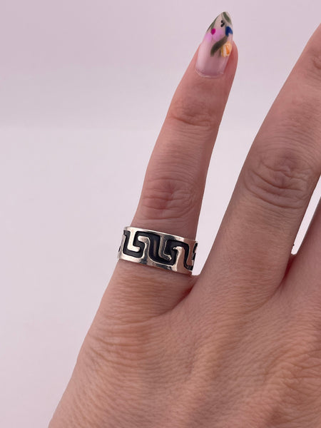 size 5.25 sterling silver Mexican meander band ring