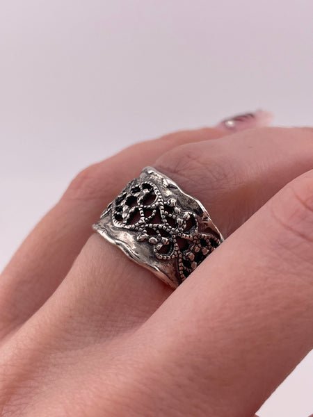 size 6.75 sterling silver wide band hammered design ring