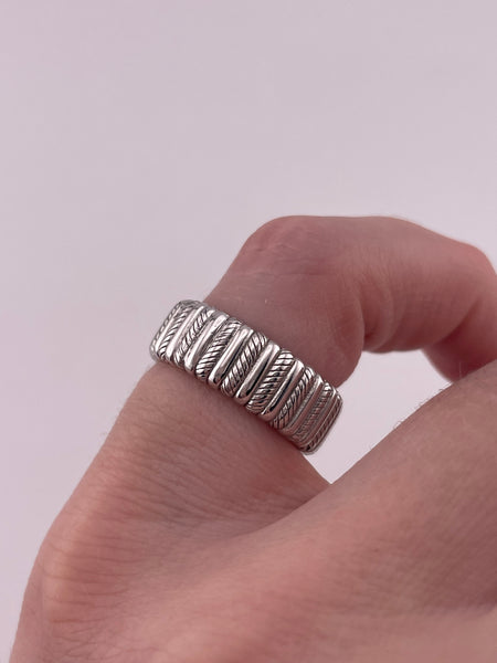 size 4.75 rhodium plated sterling silver Judith Ripka textured band ring