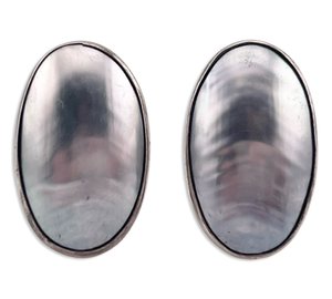 sterling silver made pearl lever-back earrings