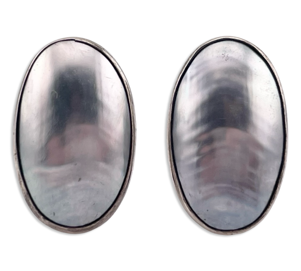 sterling silver made pearl lever-back earrings