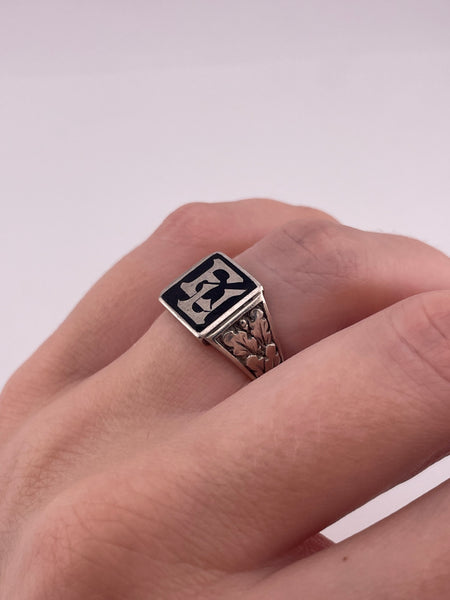 size 6.25 sterling silver 'EU' initials leaf ring