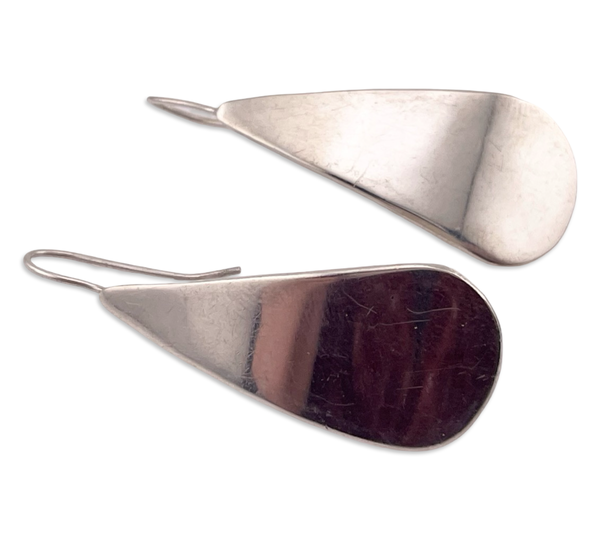 sterling silver Mexican stoneless teardrop shaped dangle earrings