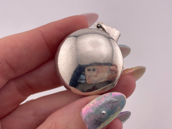 sterling silver 'WWB' initials round locket pendant