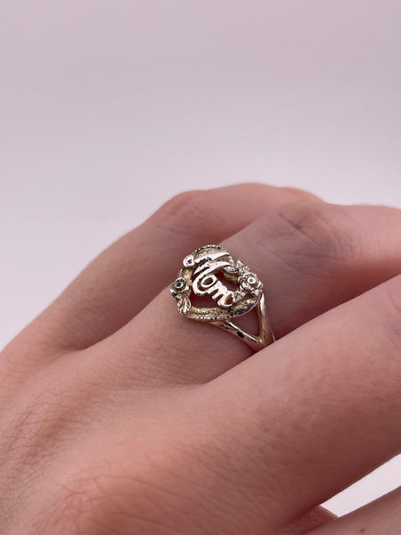 size 7 sterling silver "Mom" heart ring ***AS IS***