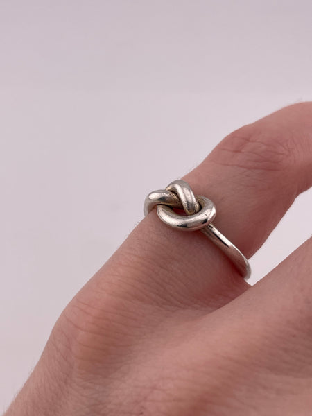 size 5.25 sterling silver knotted ring