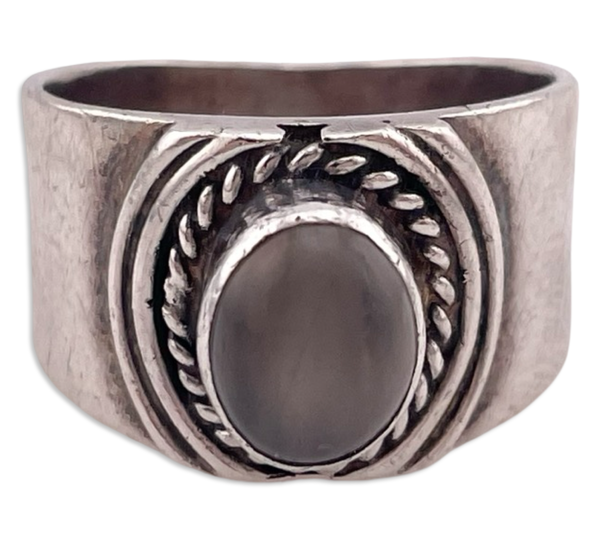 size 7.75 sterling silver moonstone rope border ring