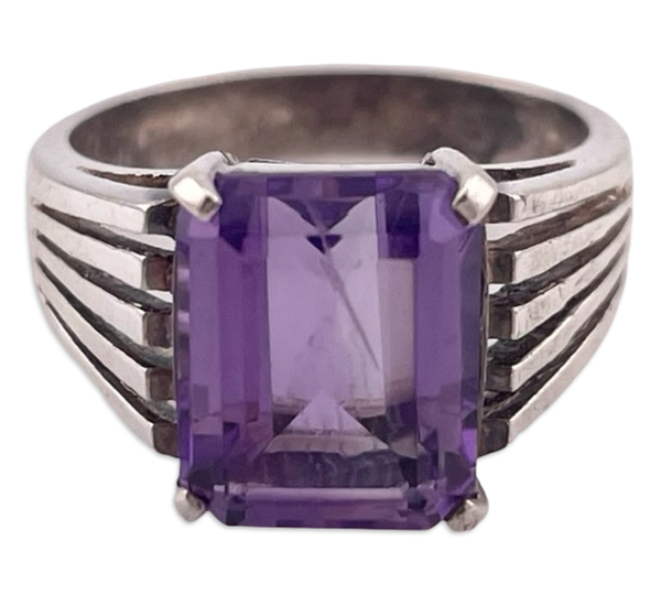 size 5 sterling silver faceted amethyst rectangle cut-out lines ring