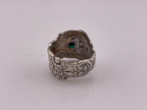 size 7.75 sterling silver faceted green topaz(?) spoon ring