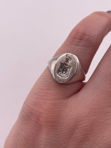 size 5.5 sterling silver engraved Katherine Gibbs School crest signet intaglio ring