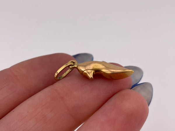 14k yellow gold 3D kitten heel shoe pendant