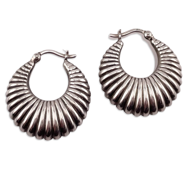 sterling silver 7/8" puffy scalloped hoop earrings