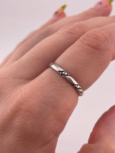 size 8 sterling silver rope design band ring