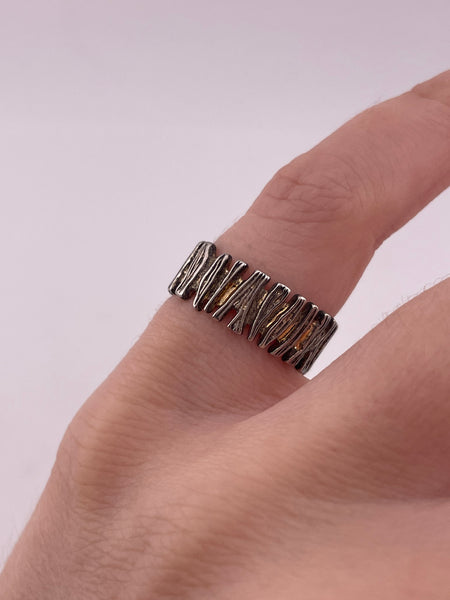 size 6 sterling silver Beau stoneless wood grain pattern band ring