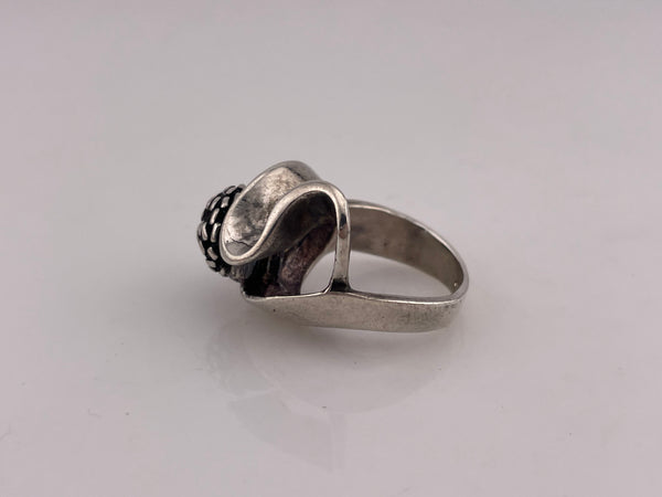 size 5.25 sterling silver stoneless modernist ring