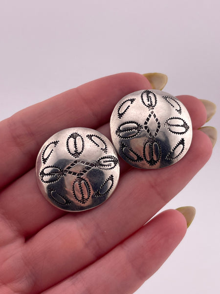sterling silver stoneless round stamped post earrings