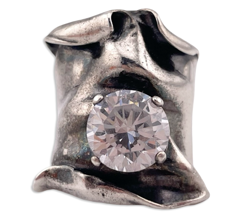 size 7 sterling silver rhinestone wavy ring