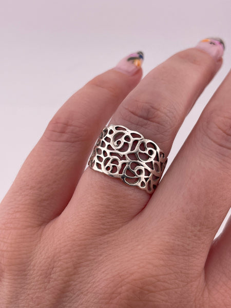 size 7 sterling silver stoneless cut-out design ring