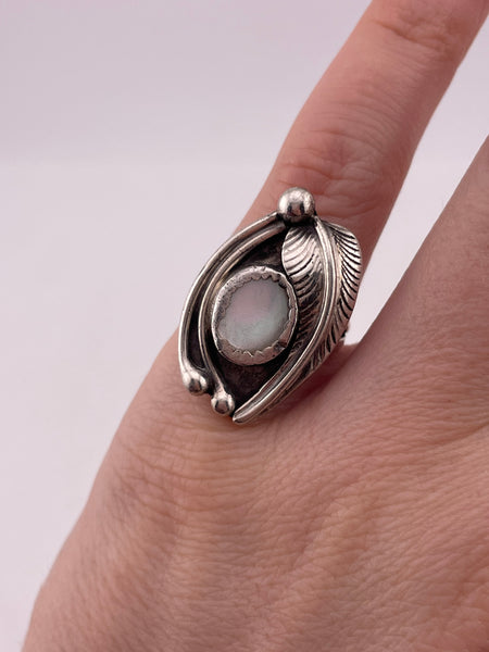size 5.5 sterling silver mother of pearl ring