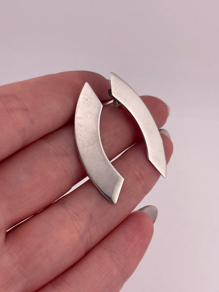sterling silver stoneless curved post earrings