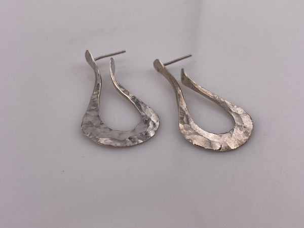 sterling silver hammered stoneless post earrings