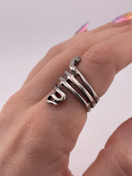 size 8.5 sterling silver snake ring ***AS IS***
