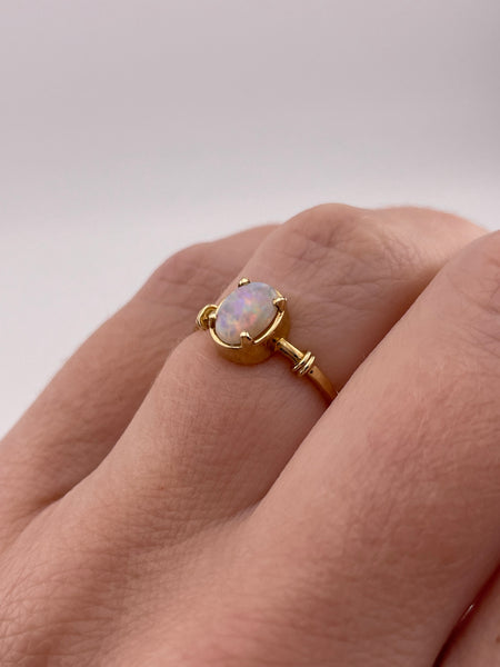 size 5.5 10k yellow gold opal ring