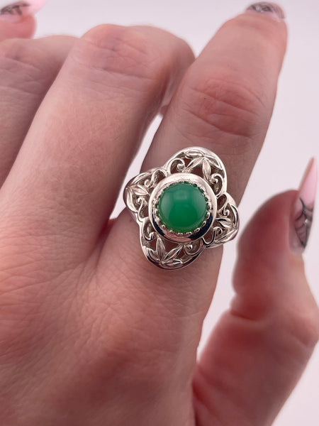 size 7 sterling silver scroll cut-out chrysoprase ring