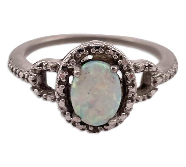 size 8 sterling silver synthetic opal ring