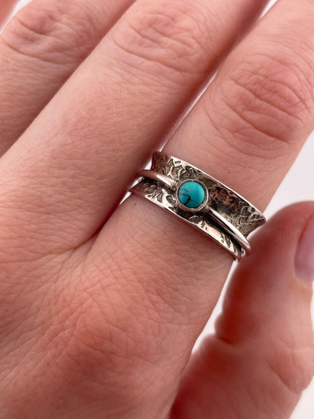 size 7 sterling silver synthetic turquoise spinner ring