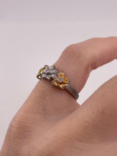 size 5 sterling silver & gold plated rhinestone flower matte finish ring