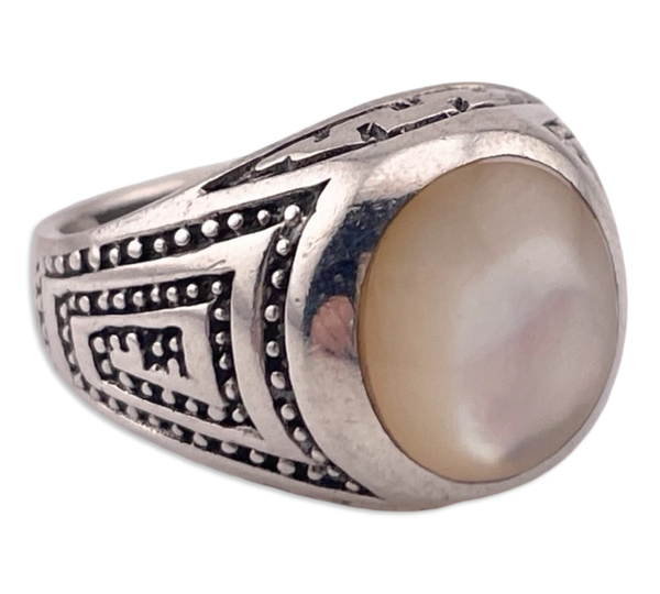 size 6 sterling silver mother of pearl dot design ring