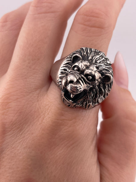 size 14 sterling silver chunky lion ring