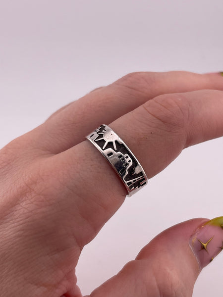 size 9.5 sterling silver storyteller band ring