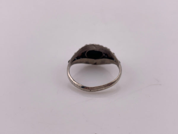 size 7.5 sterling silver black glass gold accent ring ***AS IS***