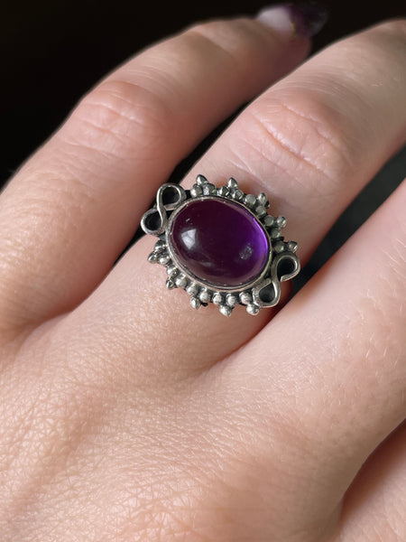 $$$ size 7 sterling silver amethyst dotted setting ring