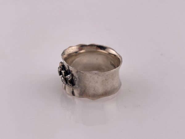 size 7.75 sterling silver rose flower curved band ring