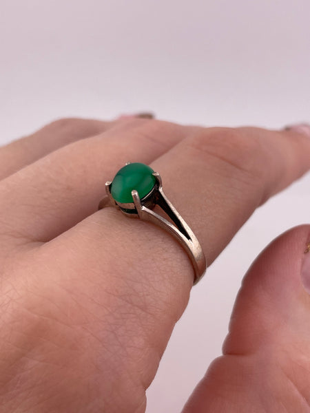 size 8.25 sterling silver green cat's eye glass ring