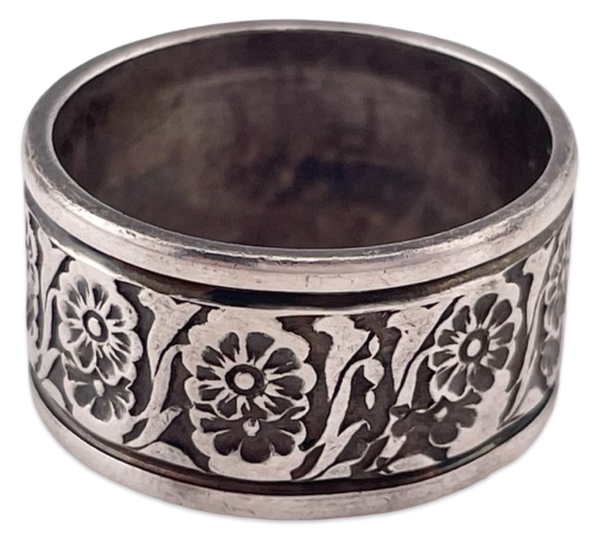 size 6.5 sterling silver flower stamped band ring