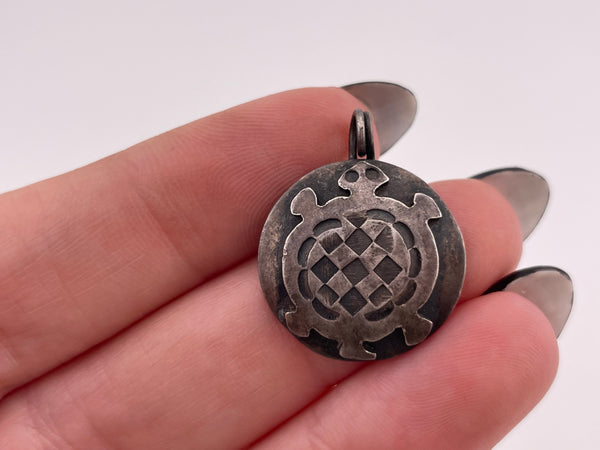 sterling silver round turtle pendant