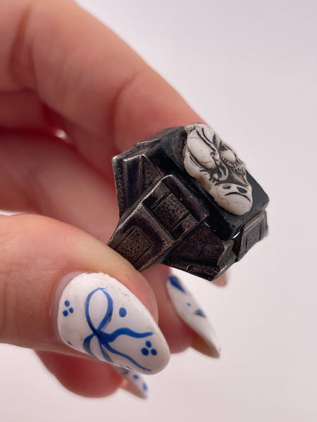 size 9 sterling silver carved double knight cameo ring