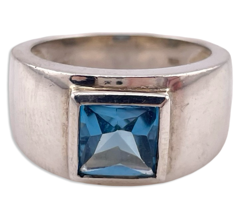size 7.75 sterling silver blue topaz ring