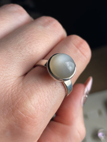 size 9.25 sterling silver cat's eye glass ring