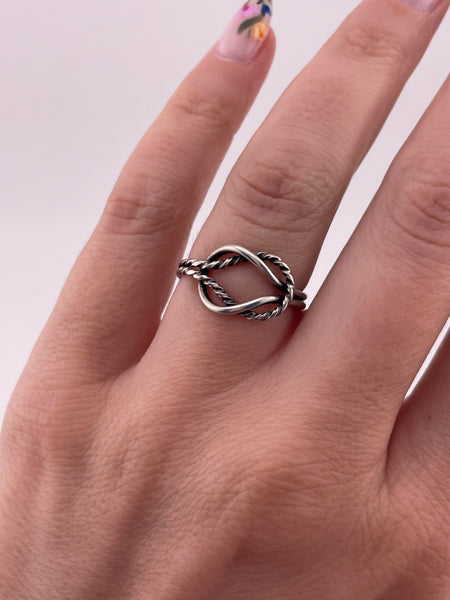 size 6.5 sterling silver entwined knotted open band ring